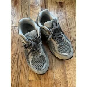 New Balance Size M5.5 W6.5 New Balance 2002R Gray